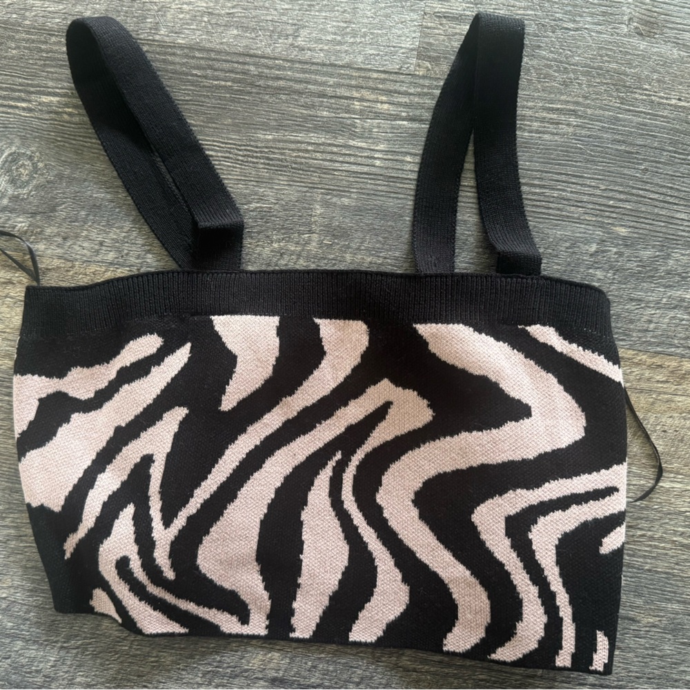 NWT 525 America Revolve crop Top knit Zebra animal print tank size large